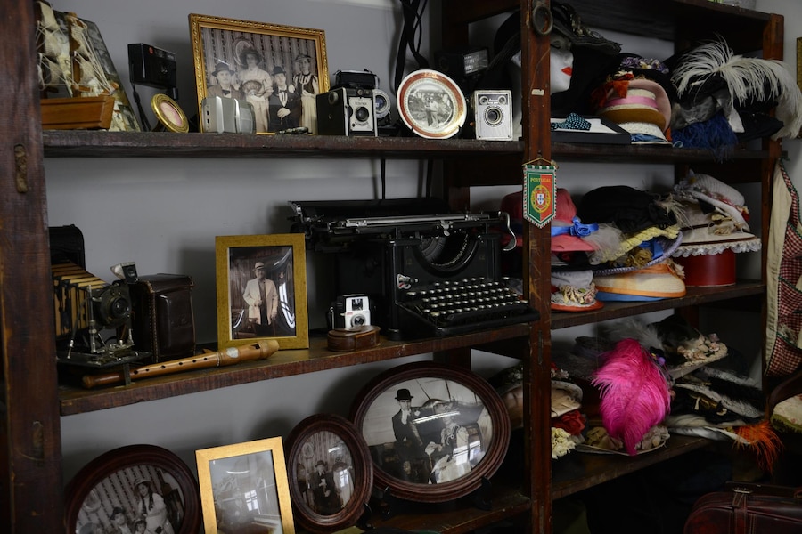 The Art of Curating: How to Build and Showcase Your Vintage Collection